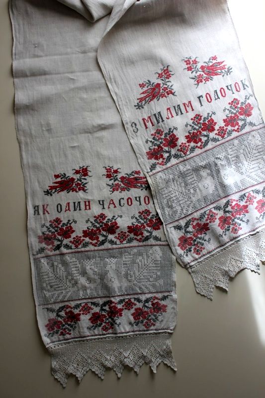 ウクライナ刺繍アンティークリネンのストール　TORI 鳥シリーズ
