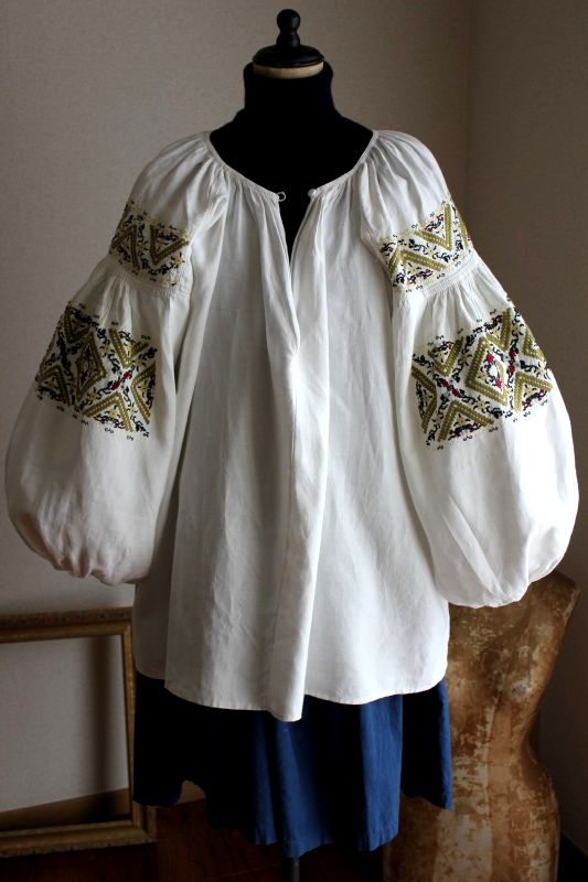 ウクライナ刺繍ワンピース圧巻の美しさオリーブ色の伝統刺繍