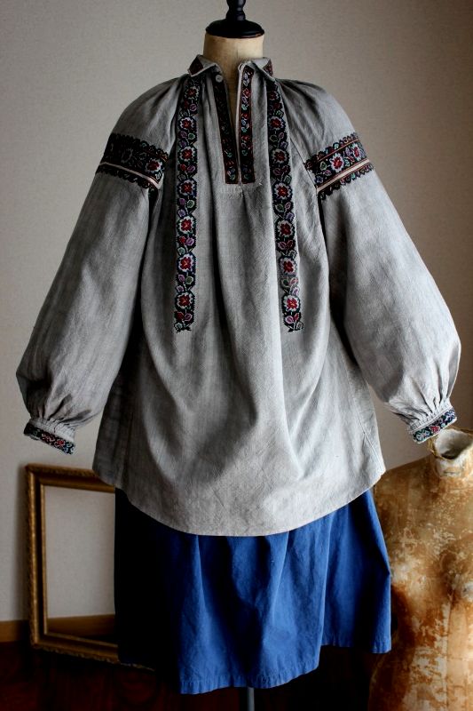 ウクライナ刺繍ワンピース煤染グレー厚手コットン襟付き