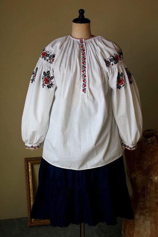 カラフル薔薇刺繍のウクライナ民族衣装アンティークブラウス