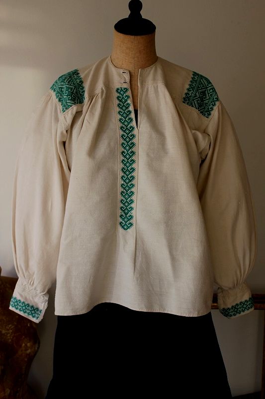 ミントグリーン色刺繍ウクライナ民族衣装ブラウス
