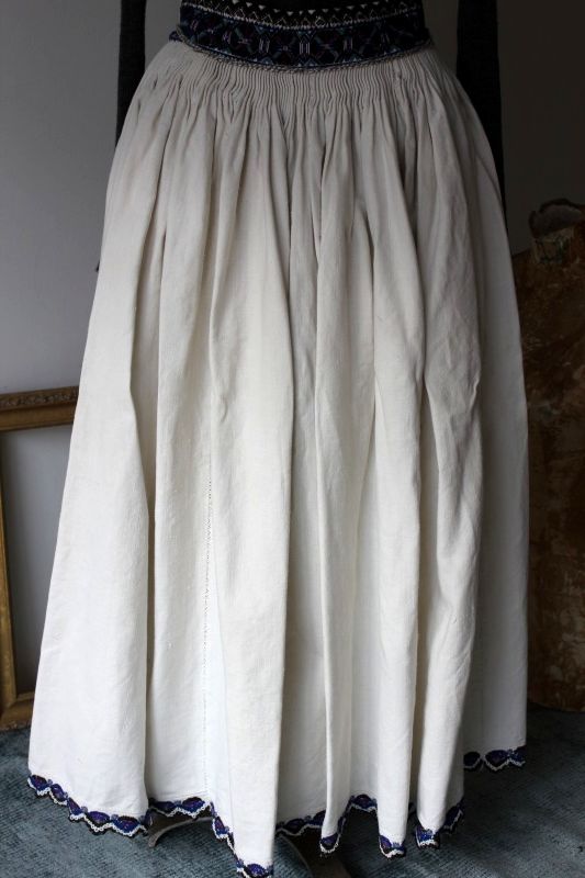 ハンガリー民族衣装アンティークリネン地ロングスカート