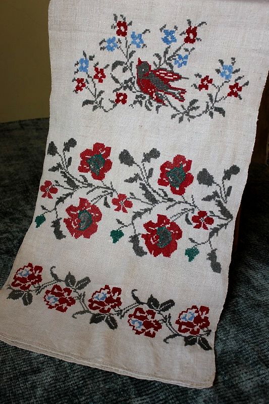 水色お花と鳥の 東欧刺繍 アンティークリネン