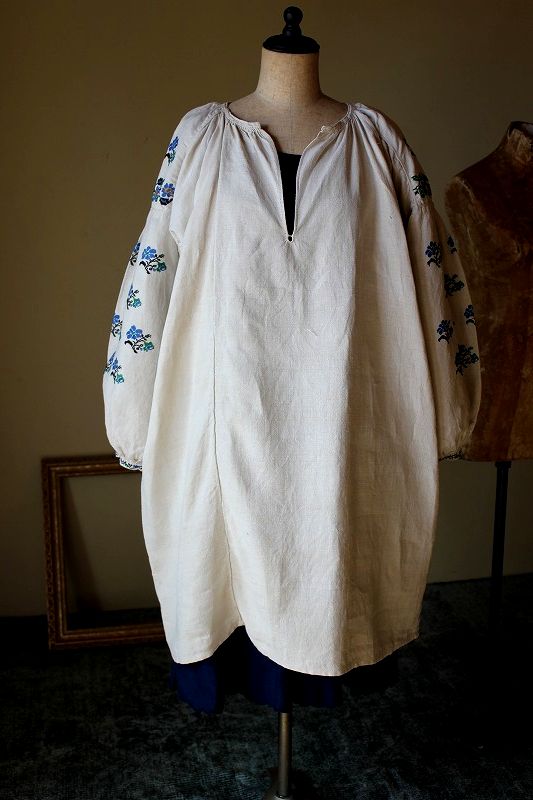 水色お花刺繍のアンティーク ウクライナ民族衣装 ワンピース